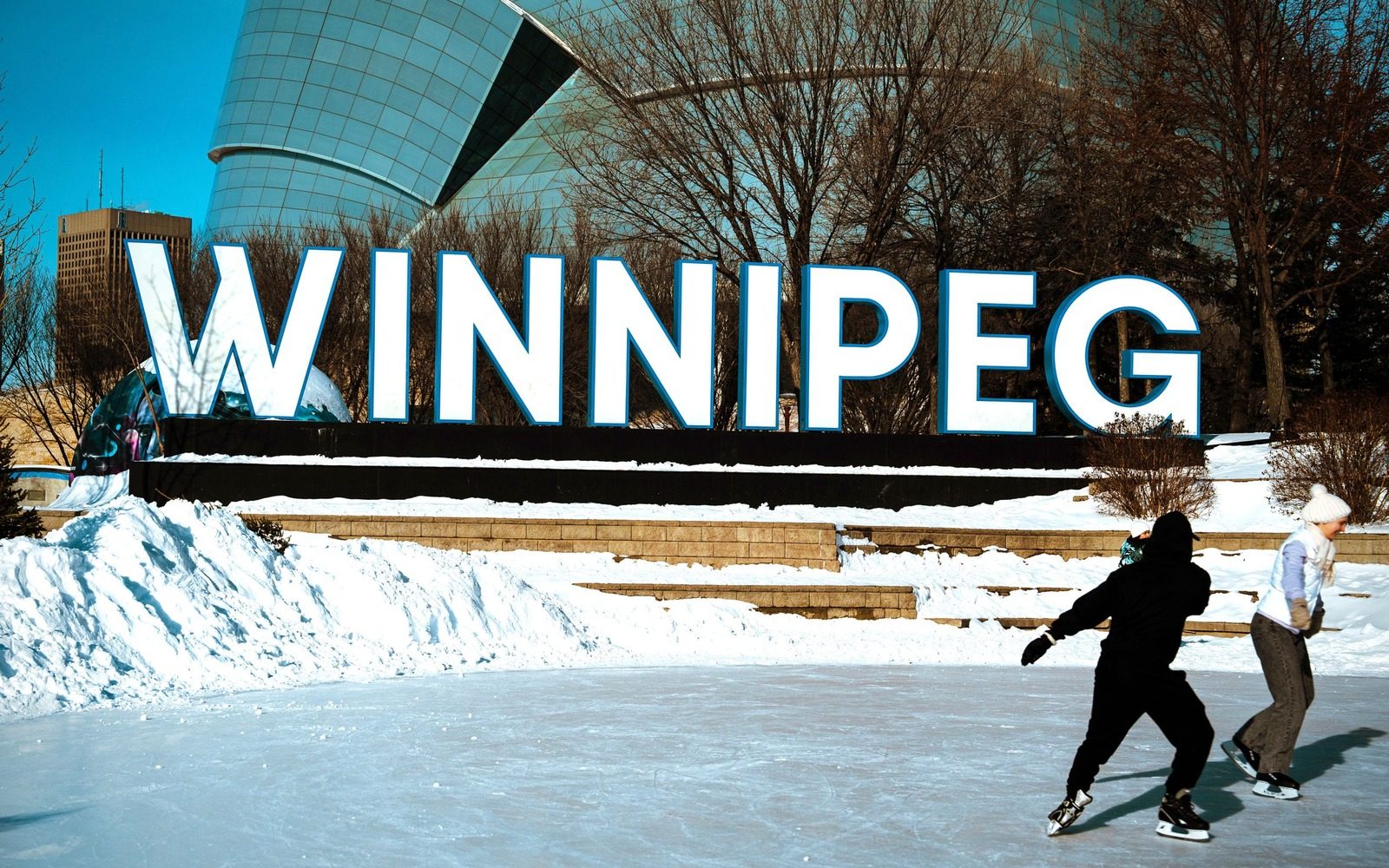 Winnipeg, Manitoba: custom hockey jerseys delivered to local teams