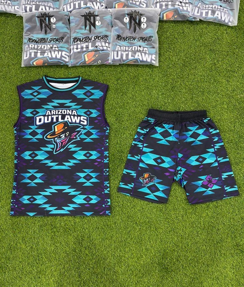 Az Outlaws, a real Top Notch custom uniform order