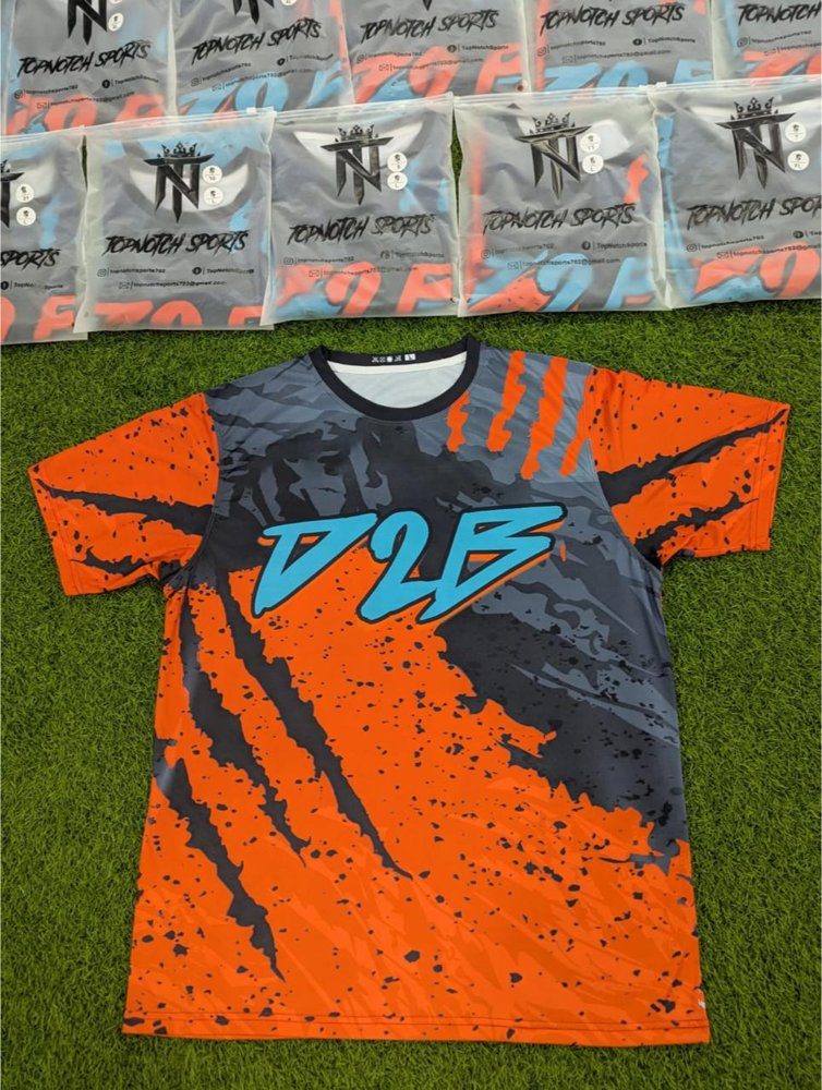 D2b, a real Top Notch custom uniform order