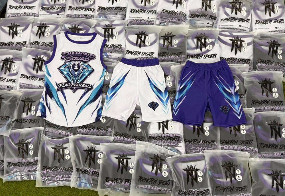 Diamond Squad White And Purple, une commande d'uniforme personnalisé Top Notch Diamond Squad White And Purple, une commande d'uniforme personnalisé Top Notch