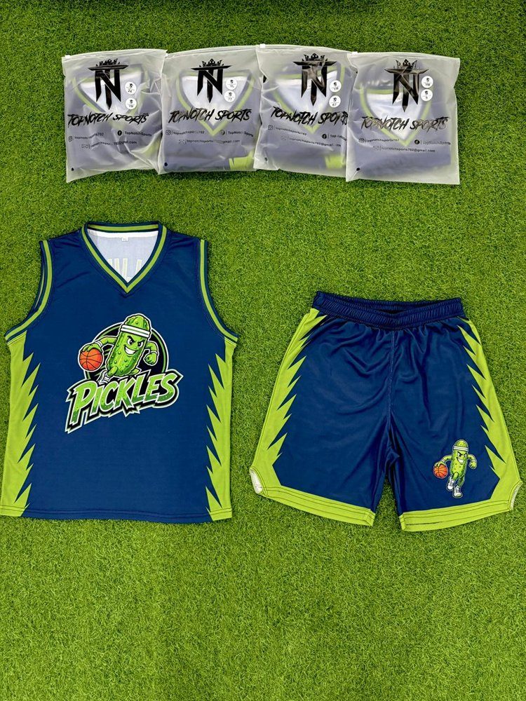 Pickles, une commande d'uniforme personnalisé Top Notch Pickles, une commande d'uniforme personnalisé Top Notch